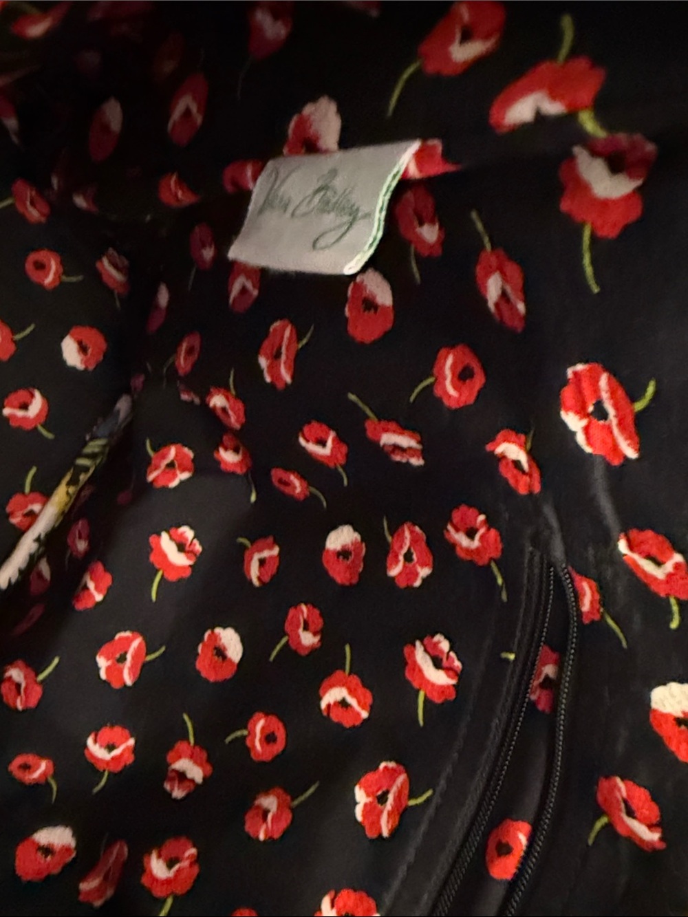 Vera Bradley Poppy Fields pleated floral tote - Picture 5 of 6